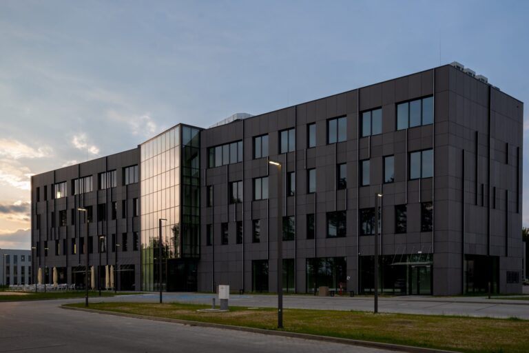 Budynek biurowo-usługowy Podkarpackiego Parku Biznesowego w Jasionce