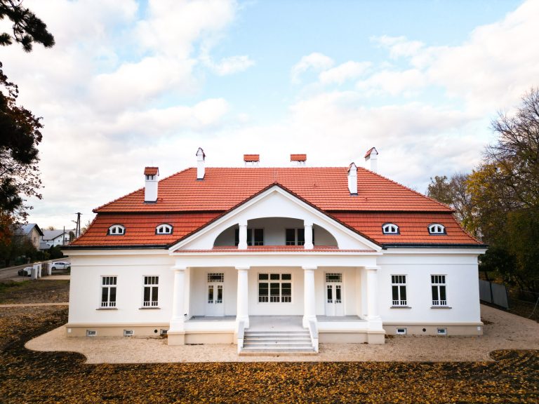 Zabytkowy dworek w Stubnie oficjalnie oddany do użytku