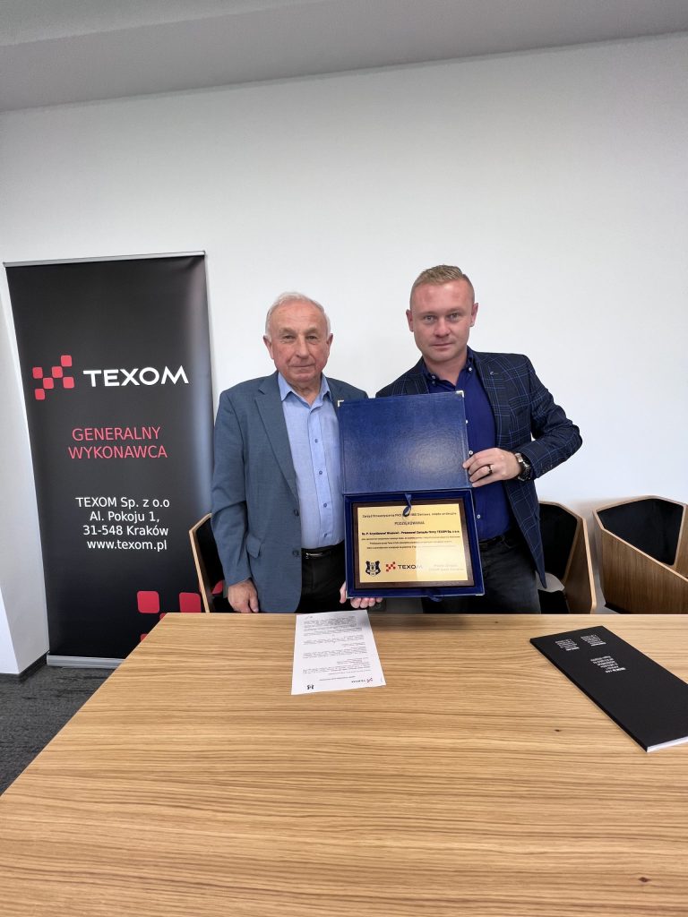 W dalszym ciągu z nimi!