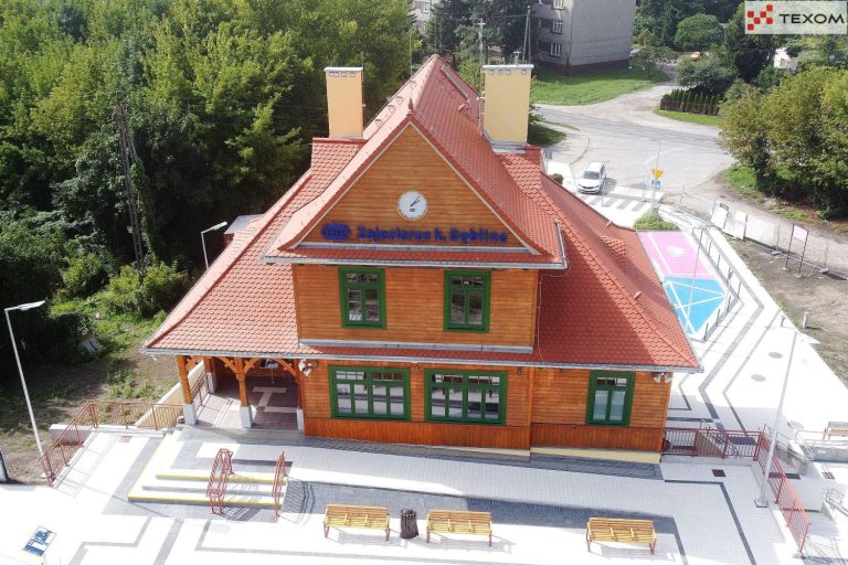 Dworzec kolejowy PKP w Zajezierzu - architektoniczna perełka autorstwa Texom