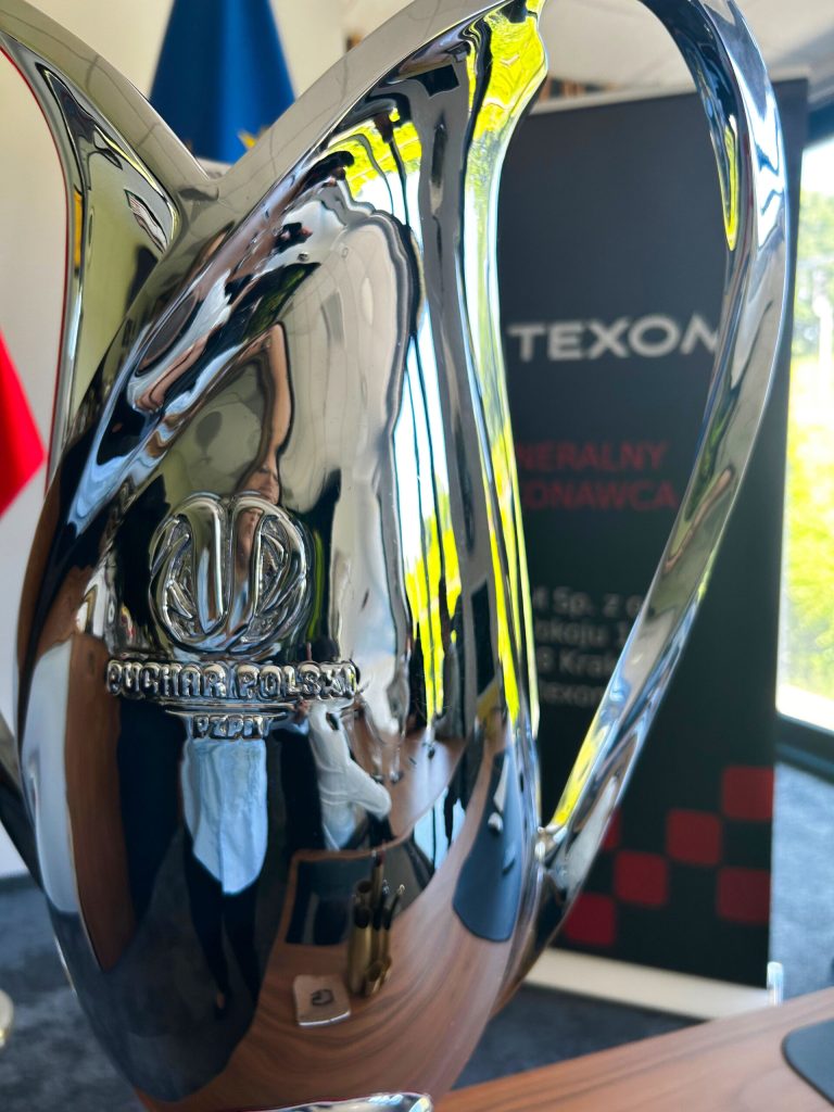 Przedstawiciele drużyny Wisła Kraków odwiedzili nas z Pucharem!